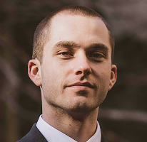 Thomas Whitfield, handelsanalist en crypto marktexpert, headshot